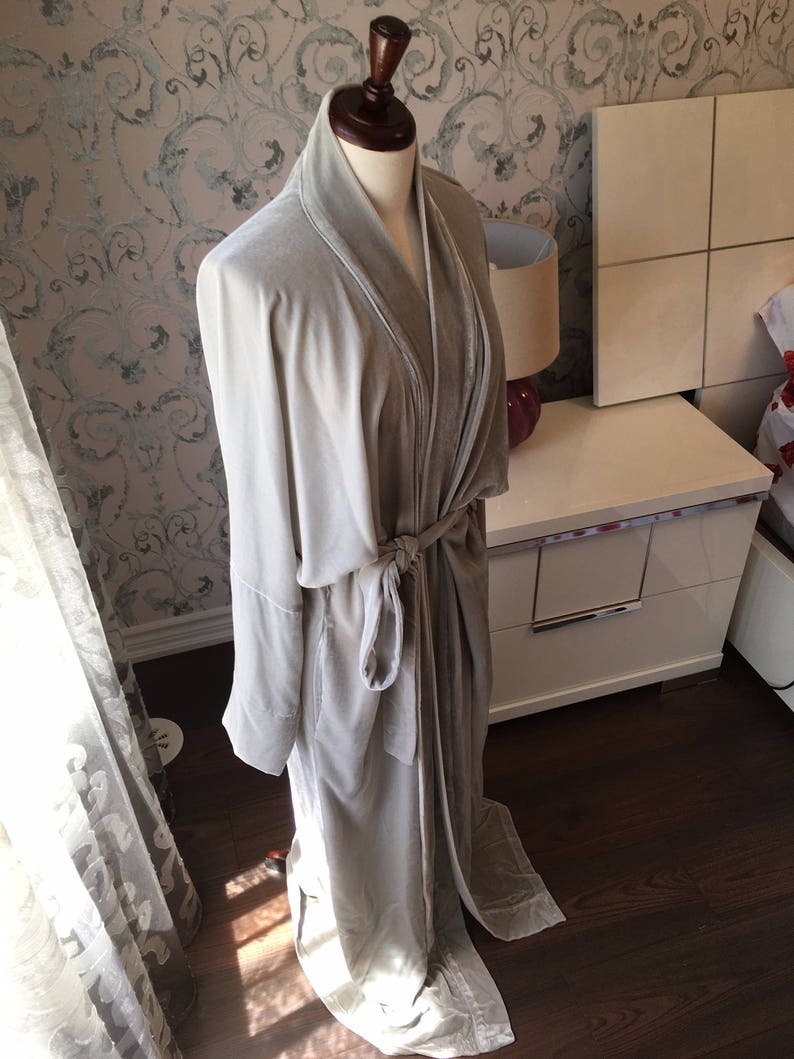 Fancy Chic Lounge Housecoat in Silver Silk Velour Kimono-style | Etsy