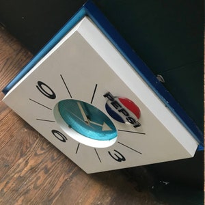 Vintage Mid-Century 70s Light Up Pepsi Wall Clock NOT RUNNING Art Wall Hanging Decor Prop Soda Pop