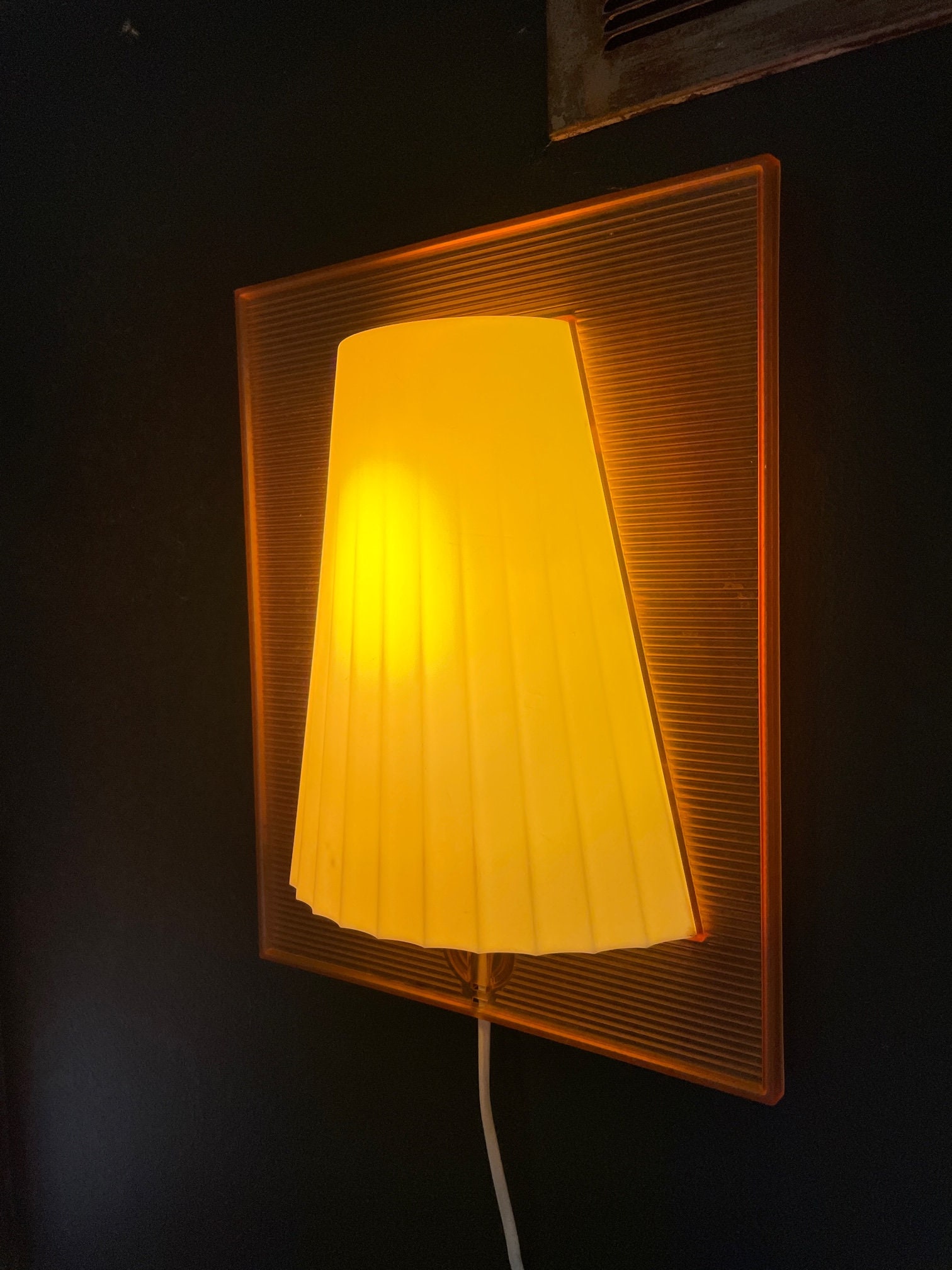 90‘s Walla Wall Lamp by Philippe Starck 1990s Walla Walla Wall Lamp by Philippe Starck for FLOS - Etsy