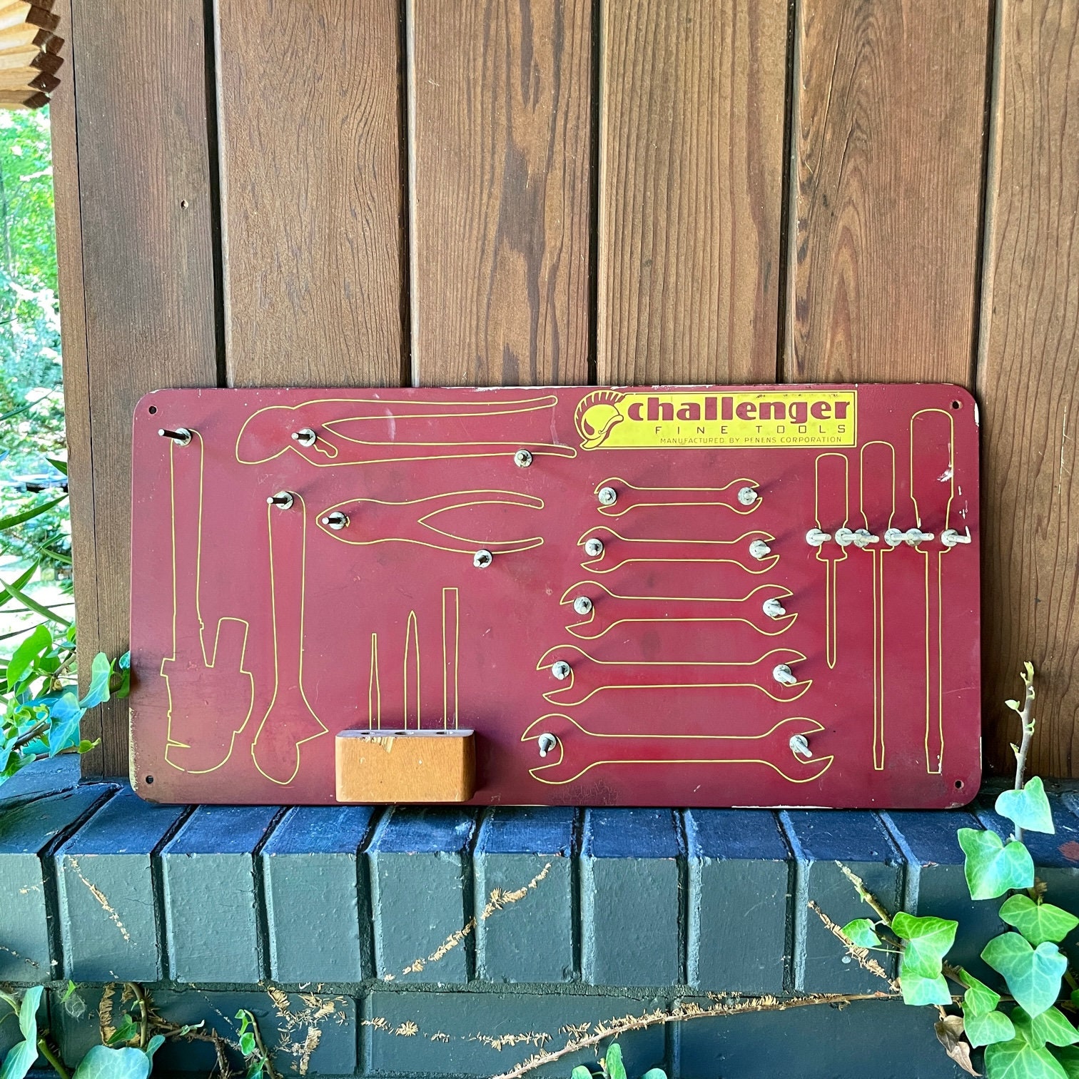 ヴィンテージ MCM チャレンジャー ツールボード レッド ミッド