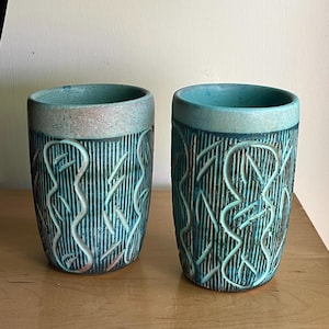 2 Puerto Rican Pottery Cups Vintage Mid-Century Matching Pair Rare Pattern Tumbler Vases