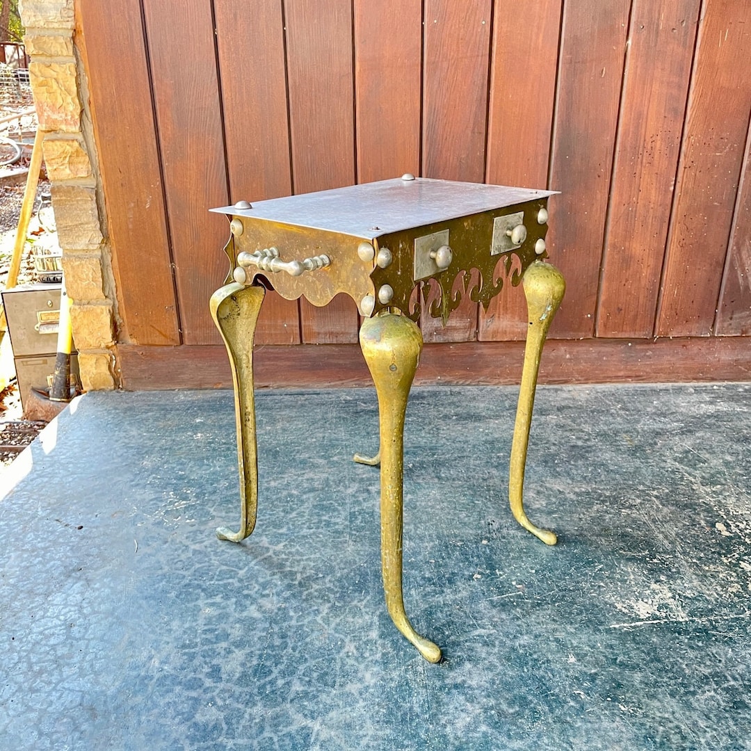 Vintage Brass Footman Hearth Kettle Stand Fireplace Table Brass & Metal