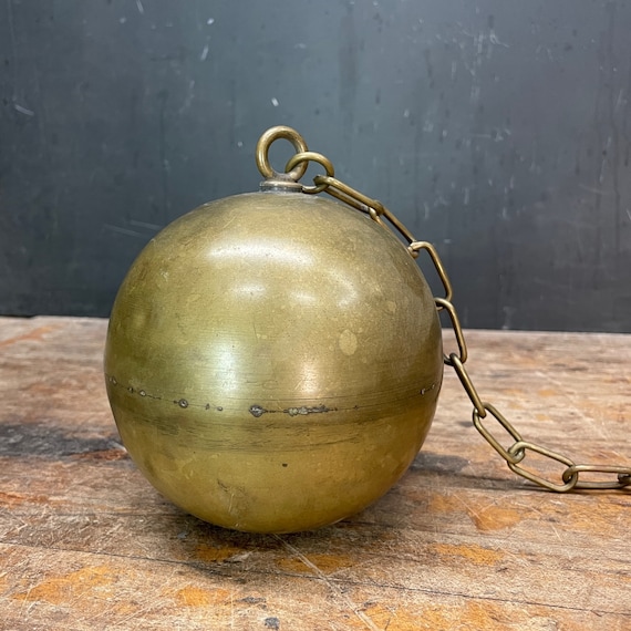 Vintage Brass Ball and Chain Show Horn Gem