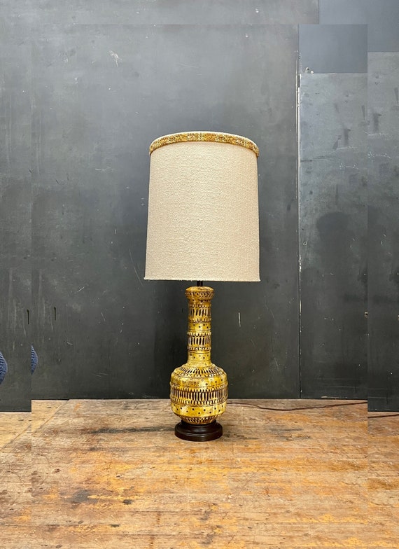 Modern yellow lamp deals