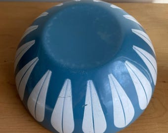 Vintage 1960s Catherine Holm White Lotus Bowl Blue White