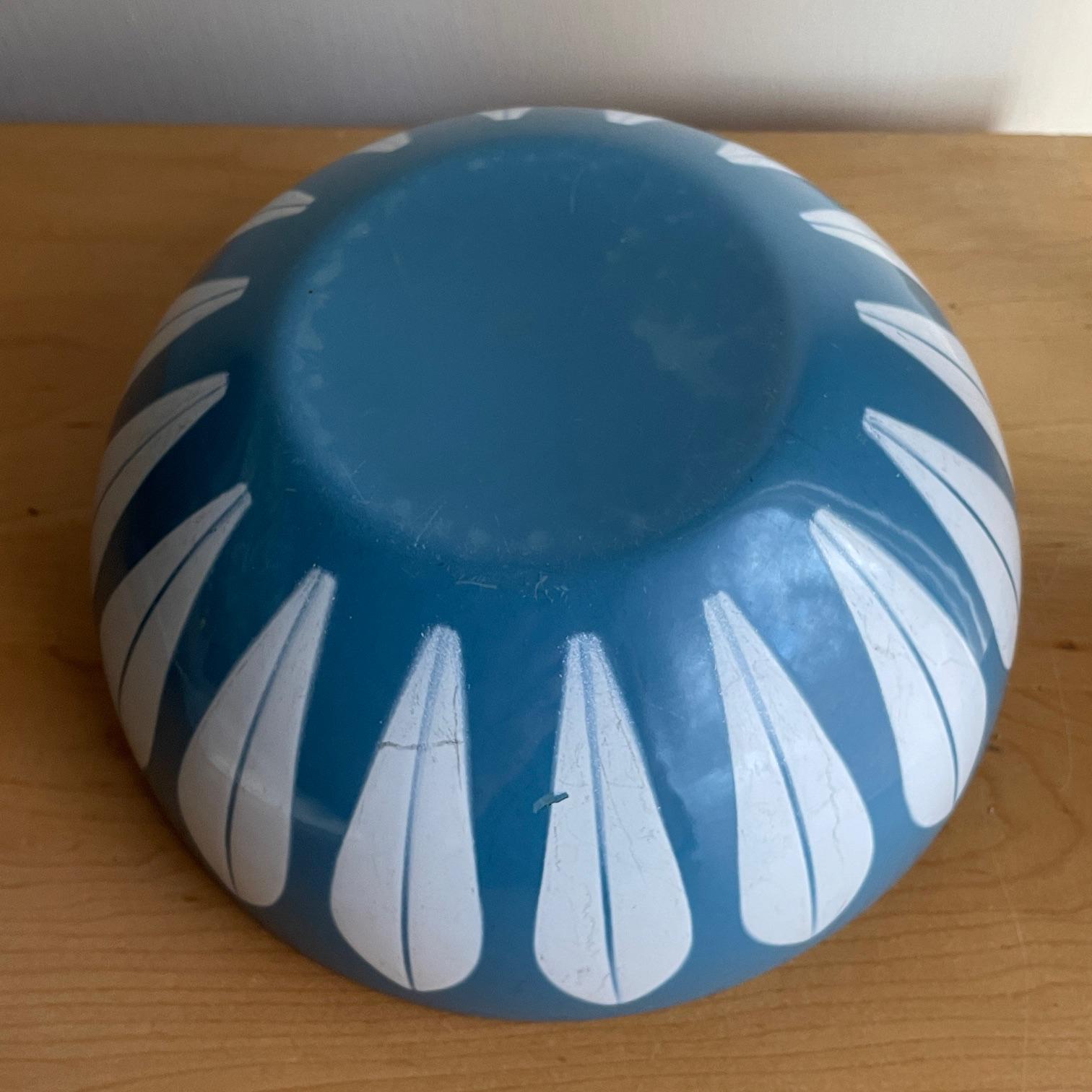 Vintage 1960s Catherine Holm White Lotus Bowl Blue White