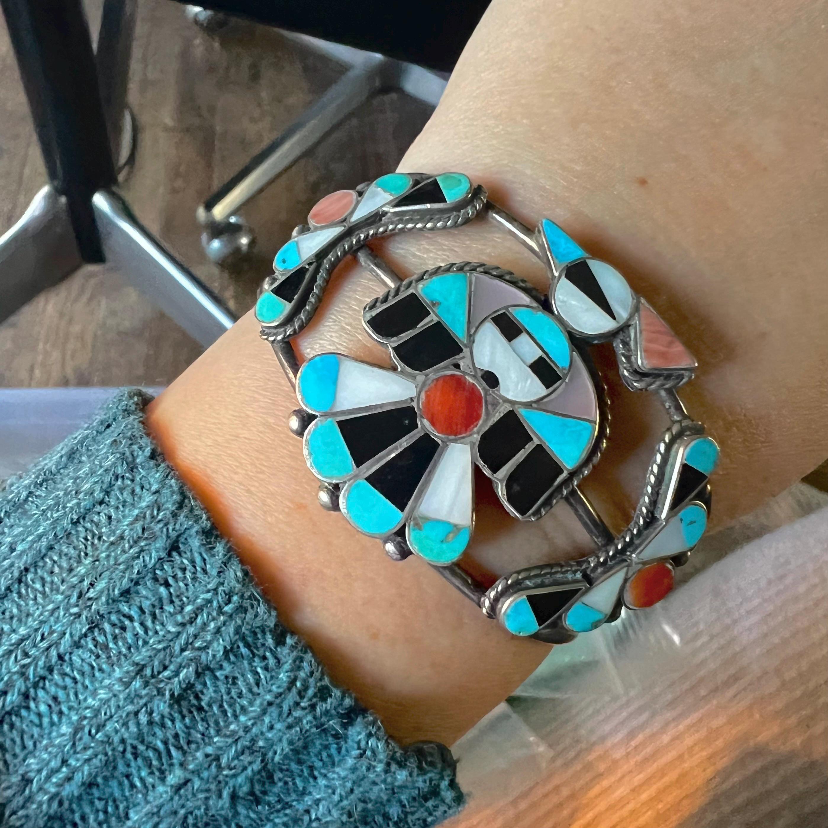 ヴィンテージ！Silver Zuni Style Bangle ブレスレット Vintage Silver Cuff Bracelet With Zuni Inlay Sunface Katsina