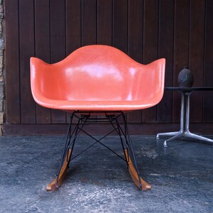 Herman Miller Rocking Chair Fiberglass Armchair Shell Charles&Ray Eames Vintage Mid-Century Modern afbeelding 3