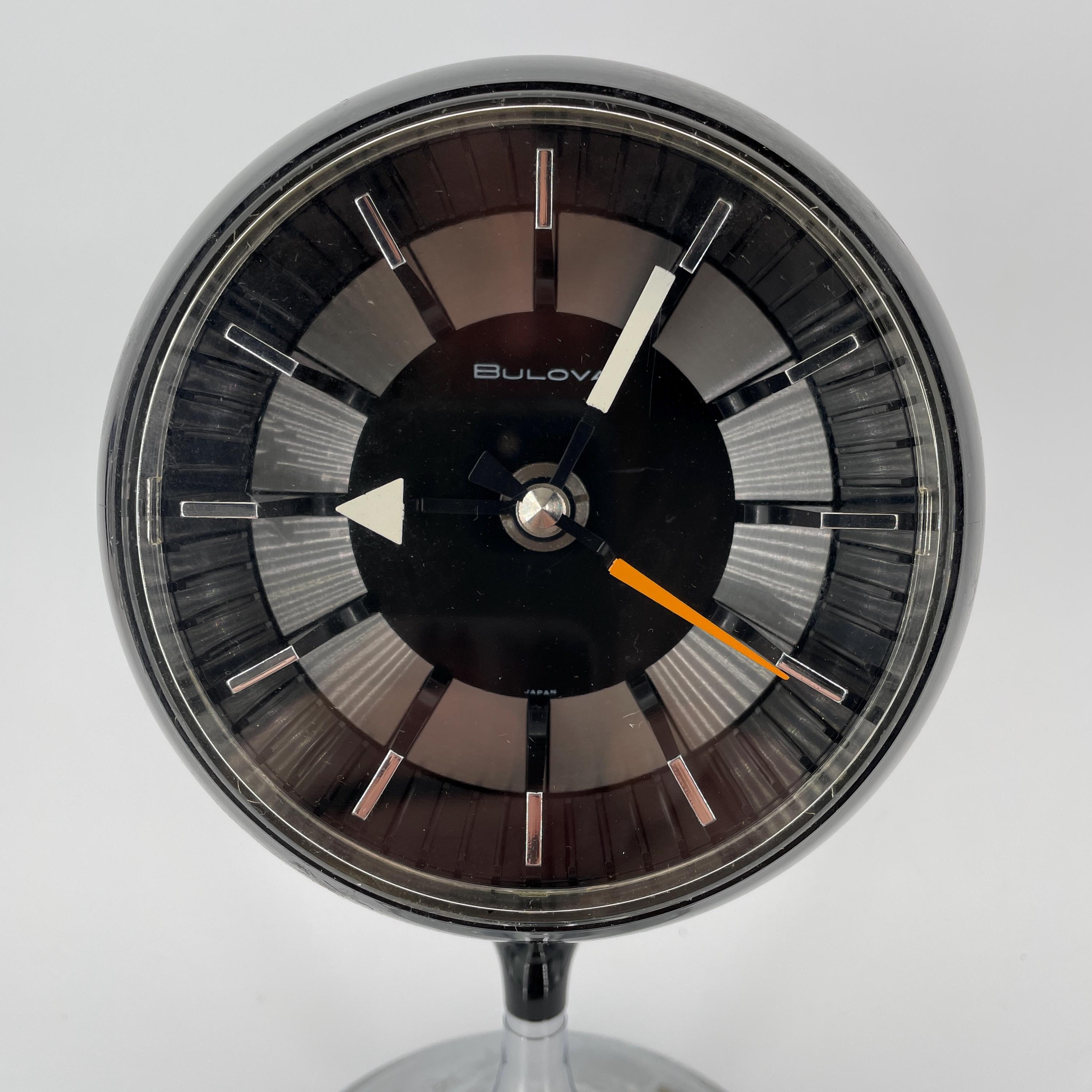 Space Age Bulova No. 634 Pedestal Desk Clock Chrome Black White