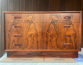 Project As Is Piece a 1960s Rosewood Dresser Vintage Mid-Century Danish Modern Broken Handles, Requires light refinishing