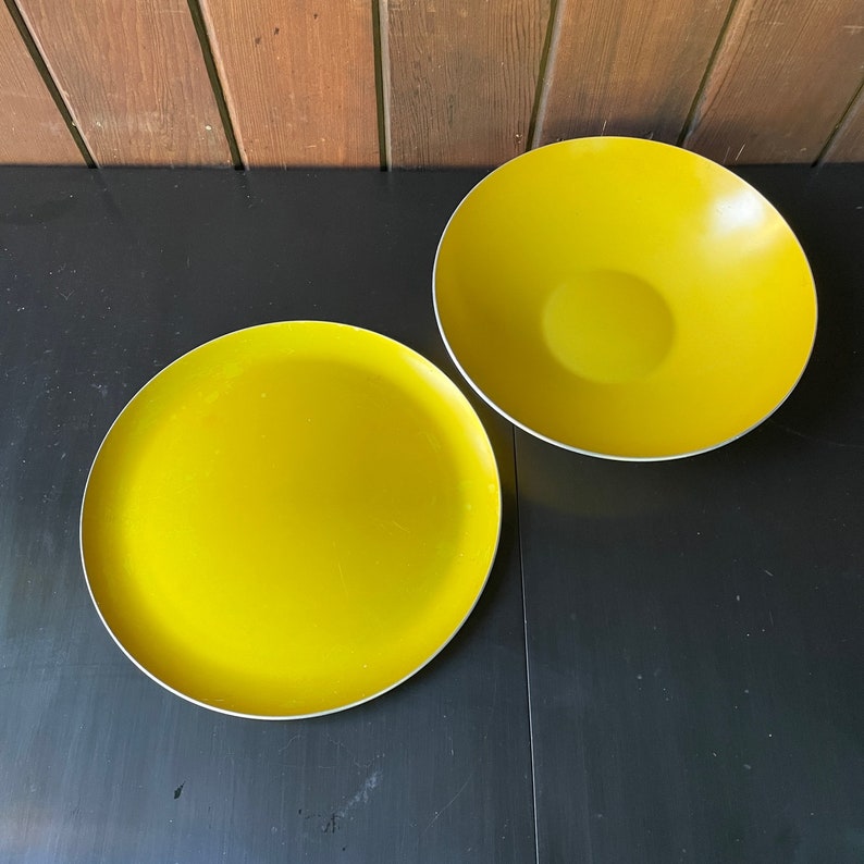 Pair of Non-Matching Emalox Platter Bowl Vintage Mid-Century Scandinavian Design image 4