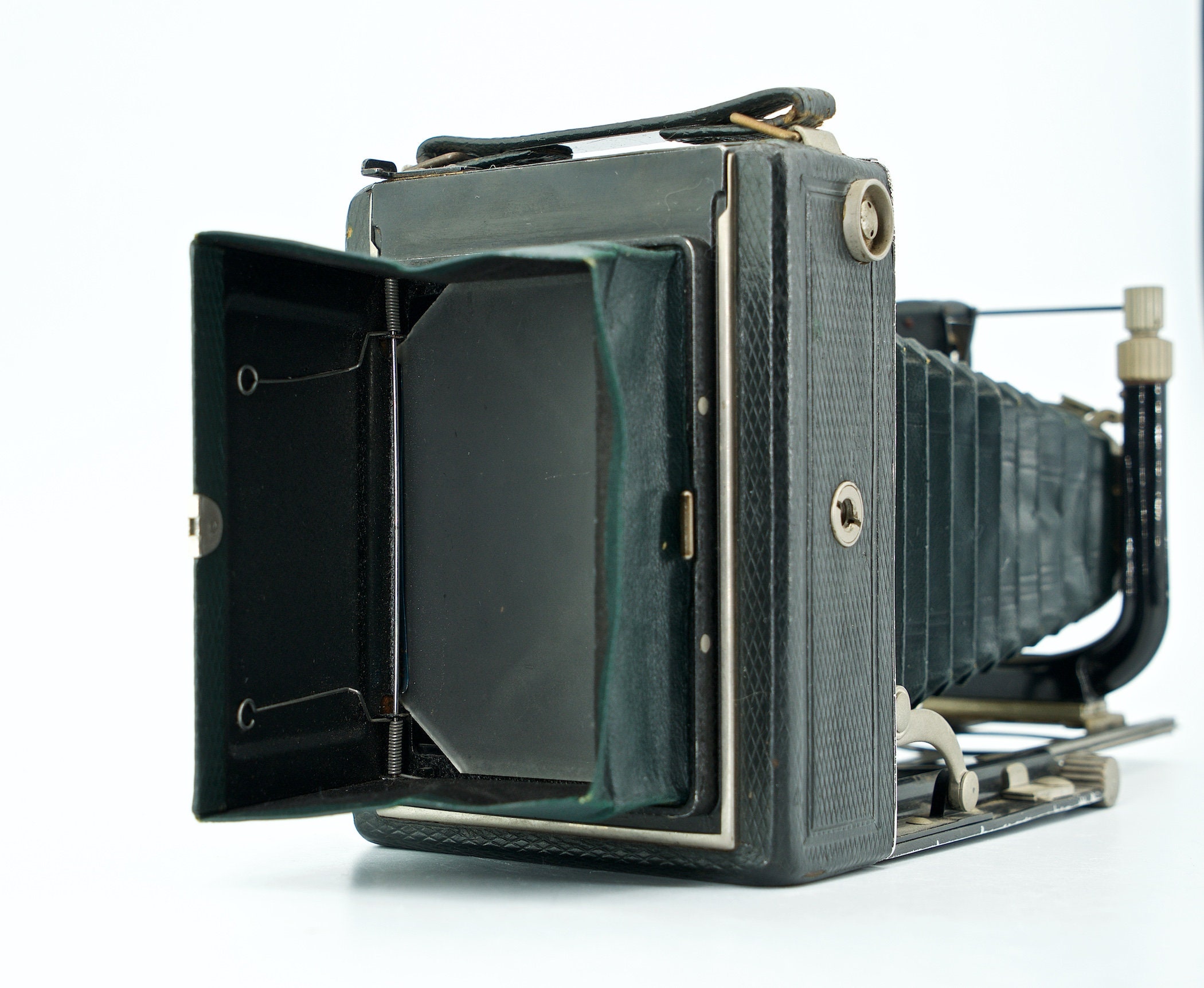 独Voigtlnder社Bergheil、9x12cm判の折り畳み式カメラ