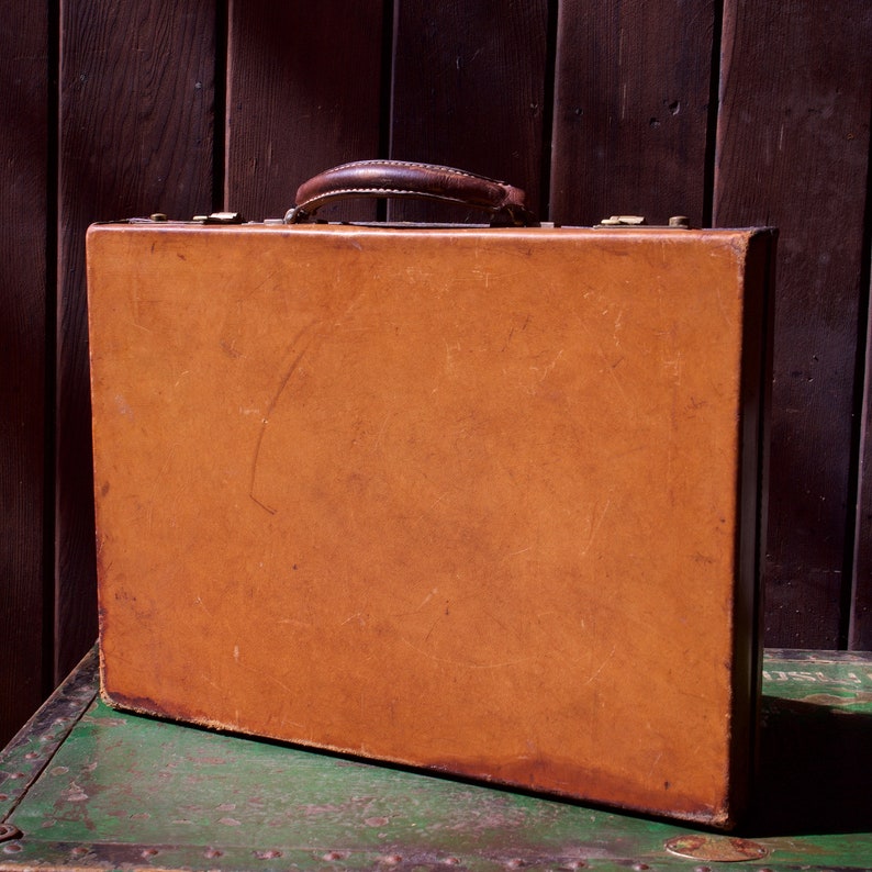 Vintage Patinated Tan Leather Executives Attache Briefcase RAG Intials No Key Unlocked Travel Case Mid-Century Retail Boutique Prop Rag Bone image 7