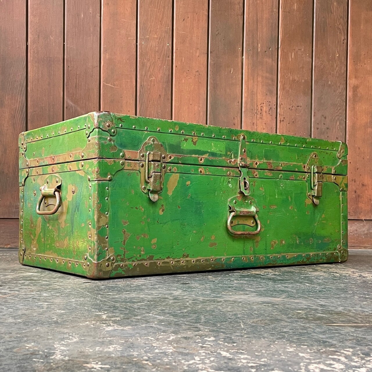 Vintage US Army Military Miller Mfg Foot Locker Trunk Chest Storage Box  Green