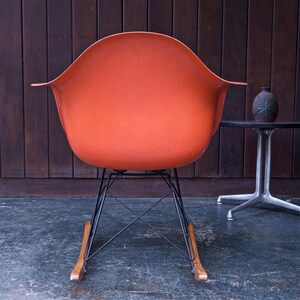 Herman Miller Rocking Chair Fiberglass Armchair Shell Charles&Ray Eames Vintage Mid-Century Modern afbeelding 4