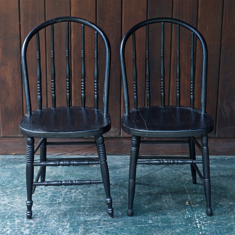 Pair 1920s Rustic Black Spindle Bentwood Farmhouse Side Dining Chairs Vintage Early Century Wire Reinforced Kitchen Nook Hoop Back Eclectic image 2