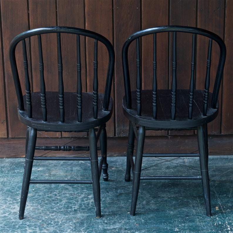 Pair 1920s Rustic Black Spindle Bentwood Farmhouse Side Dining Chairs Vintage Early Century Wire Reinforced Kitchen Nook Hoop Back Eclectic image 5