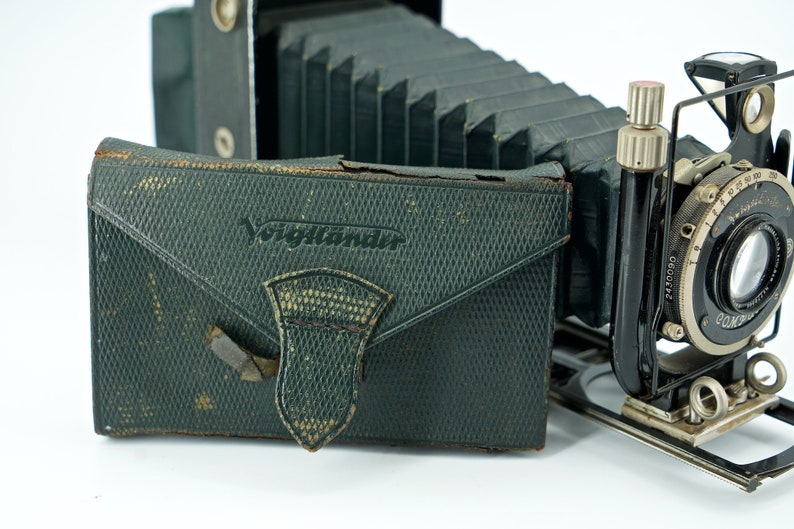 Vintage Folding Camera Voigtlander Bergheil 9 x 12 Heliar f4.5 13.5cm 135mm Compur image 4