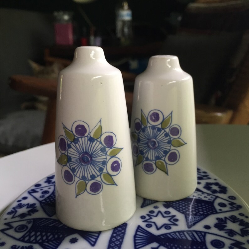 Scandinavian Salt Pepper Shaker Set