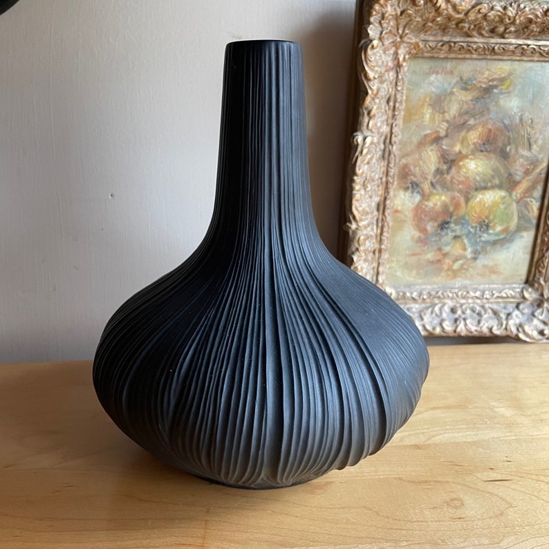 Vintage Rosenthal Studio Linie Martin Freyer Black Porcelain West Germany Op Art Wavy Hair Vase Flower Bud Mid-Century image 3