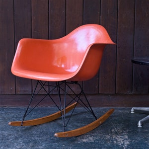 Herman Miller Rocking Chair Fiberglass Armchair Shell Charles&Ray Eames Vintage Mid-Century Modern afbeelding 2