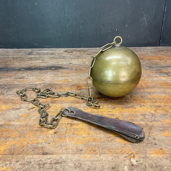 Vintage Brass Ball and Chain Show Horn Gem