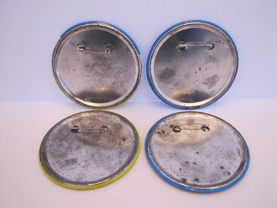 Vintage Tin Lot Of 4 Whimsical Novelty Pinback Bu… - image 6