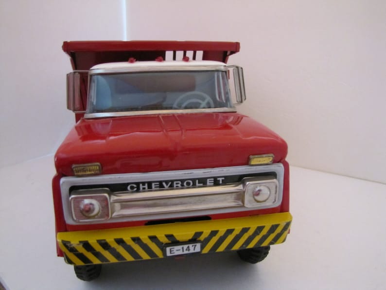 Chevrolet Dump Truck image 3