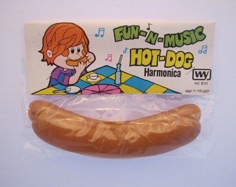 Vintage Childs Plastic Gag Novelty Toy "Hotdog In Bun Harmonica" (Hong Kong) 1960