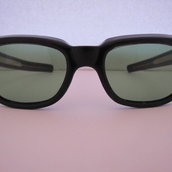 Vintage 1960 Italian Sunglasses (1798B/G)