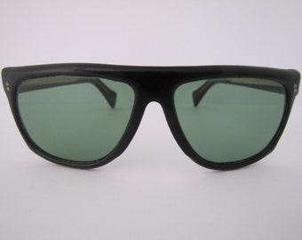 Vintage Plastic Straight Across Large Style Sunglass (Italy) 1960