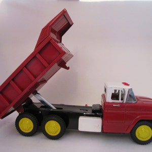 Chevrolet Dump Truck image 4