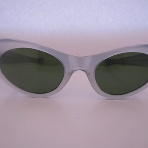 Vintage 1950s  Cat-Eyed Sunglasses (FB/G) France