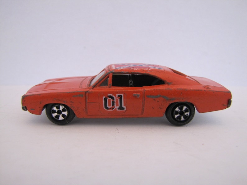A Vintage Nostalgic ERTL Car Replica Toy of the General Lee hong ...