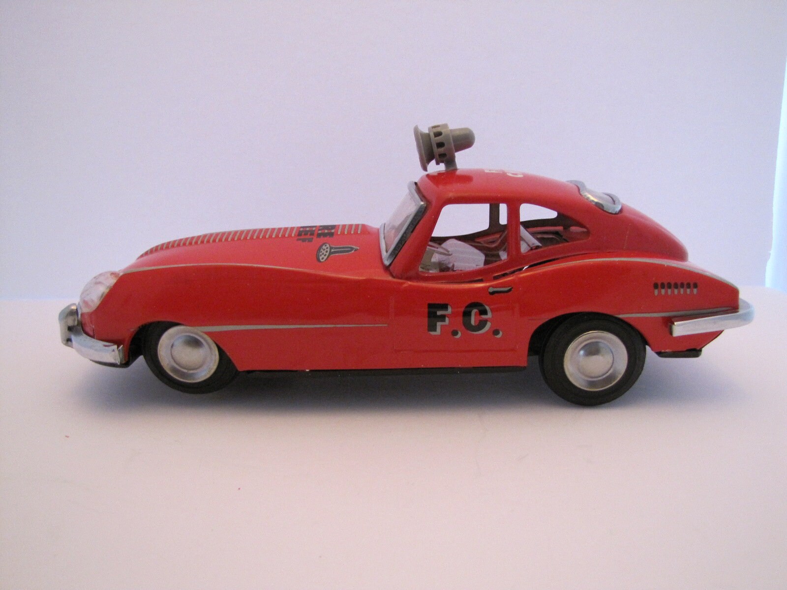 Matchbox Jeep Cherokee Fre Chef Red 1/64 De Cast Free USA Shppng Matchbox Jeep Cherokee Fre Chef Red 1/64 De Cast Free USA Shppng