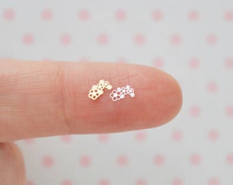 5mm Tiny Kawaii Gold or Silver Flower Cluster Metal Glitter Resin Supplies Nail Art Decoden Slime - set of 50