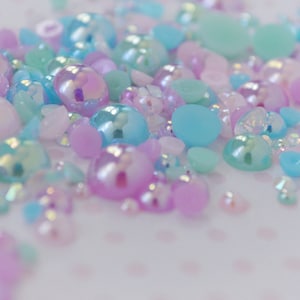 2 mm-10 mm Pacote misto Pastel Rosa Azul Roxo Menta Verde Branco Pérola AB Strass Flatback Resina Decoden Cabochão - 10 gramas