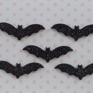 Cabochon Decoden in resina a retro piatto con glitter neri da 43 mm, kawaii, inquietante e carino, con pipistrello nero - set da 5 pezzi