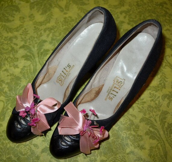 Vintage des années 1920 chaussures en cuir et tissu noir w rose Bow & fleurs | Bien Connu Pour Sa Fine Qualité
Vintage des années 1920 1920 1920 chaussures en cuir et tissu noir w rose Bow & fleurs | Bien Connu Pour Sa Fine Qualité
c69f7f