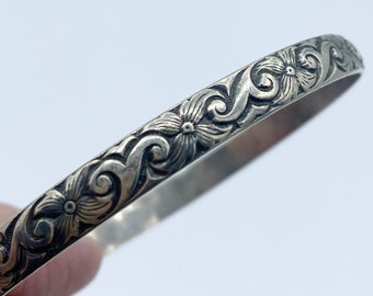 Fab Vintage Danecraft Sterling Silver Bangle Bracelet w/ Floral Flower Design