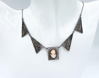 Collier camée antique en argent 800 en filigrane avec coquillages