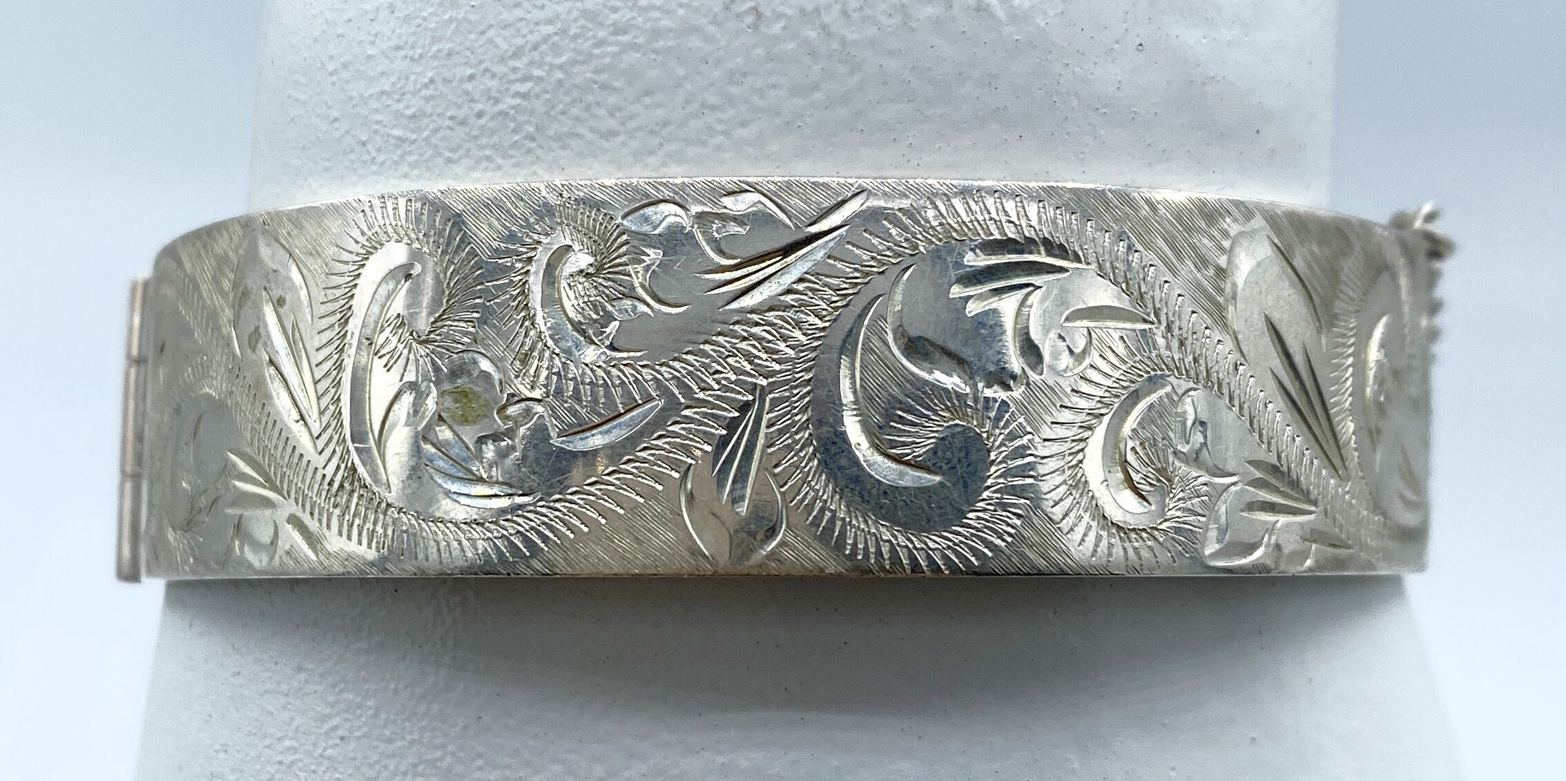 Vintage Wide Sterling Silver Hinged Bangle Bracelet W Vintage Wide Sterling Silver Hinged Bangle Bracelet W