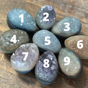 Schöne 1.75&quot;Amethyst Geode in Achat Eiern | Natürliches Amethyst Kristall Ei | A43