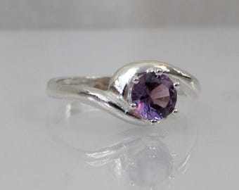 Alexandrite Ring in Sterling Silver, Alexandrite Jewelry, Color Change Gemstone, 5mm Lab Alexandrite, June Birthstone Ring, Solitaire Ring