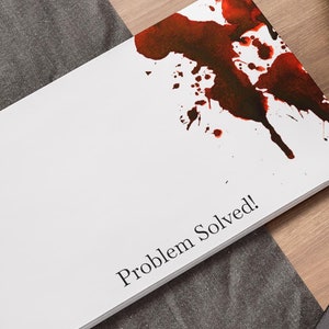 Notitieblokken, bloedspatten en het tekstprobleem opgelost. Plaknotities, memoblok, kantoorbenodigdheden, briefpapiercadeau, coole bureauaccessoires