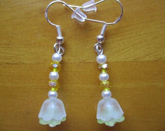 Flower earrings, glass bead earrings, handcrafted earrings, 925 silver earrings, dangle drop earrings, handmade earrings, floral earrings.