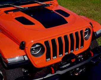 Black-out Center Hood Decal for your Jeep Wrangler Rubicon JL and Gladiator Rubicon JT (Without cut-outs for Windshield Bumpers)