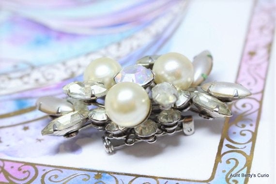 Vintage Brooch by Judy Lee Signed Milk Glass Pear… - image 3