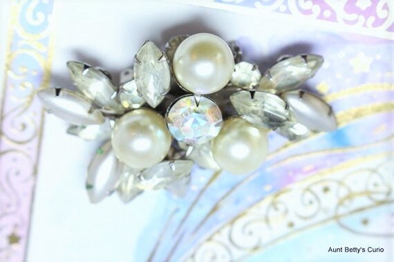 Vintage Brooch by Judy Lee Signed Milk Glass Pear… - image 5