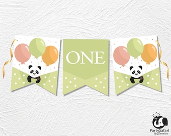 Op de afbeelding: Een groene, witte en roze banner met het woord "ONE" in het midden. De banner heeft aan beide uiteinden een pandabeer die ballonnen vasthoudt. De ballonnen zijn groen, roze en oranje.
